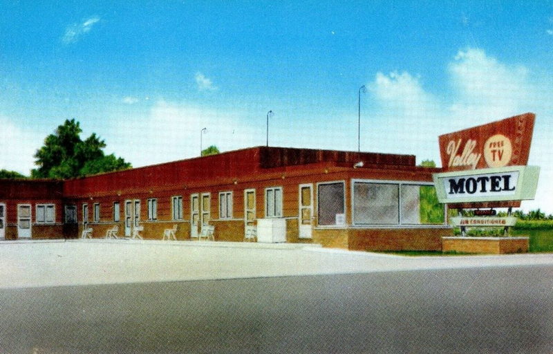 Valley Motel - Vintage Postcard